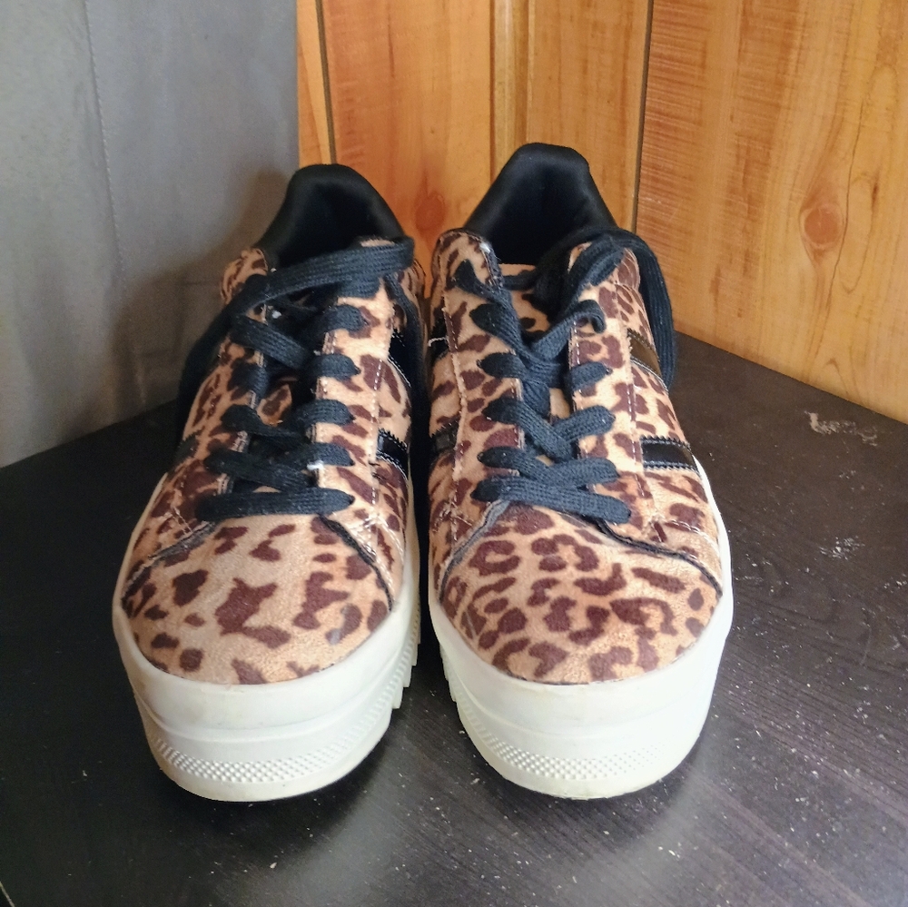 WildDiva Lounge Animal Print Platform Fashion Sneakers